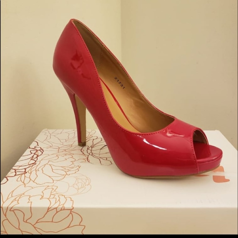 COPY - Open toe pumps